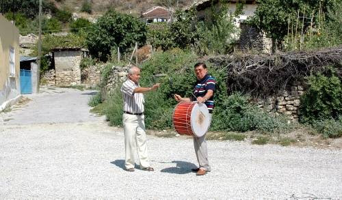 Yüzyıl sonra davul çaldılar, fırtına çıktı!