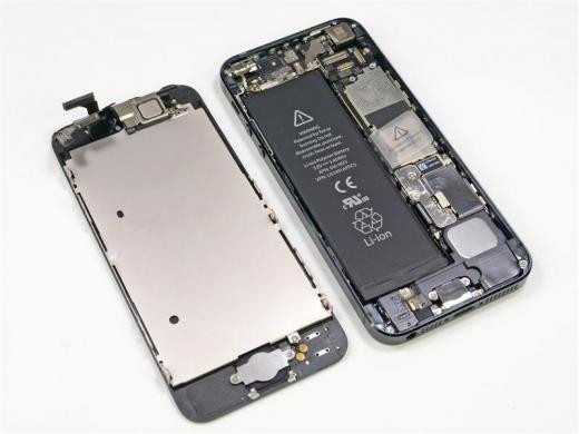 iPhone 5i parçalarına ayırdılar