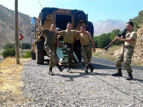 Mehmetçik bu fotoğrafları paylaşıyor