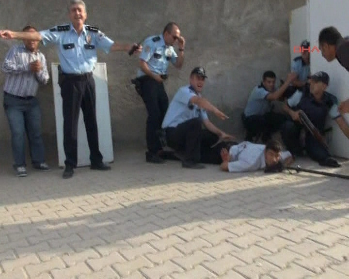 Akçakaleye yine Suriye topu düştü