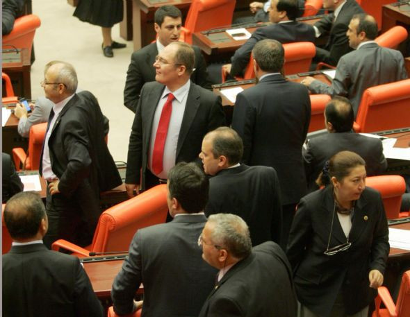 Suriye tezkeresi Mecliste
