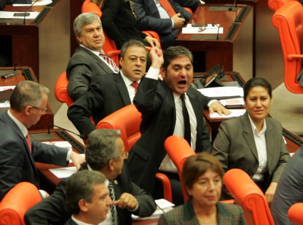 Suriye tezkeresi Mecliste
