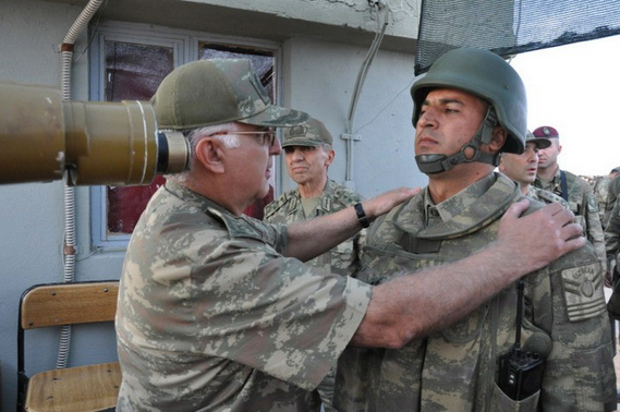 Askere moral veren ziyaret