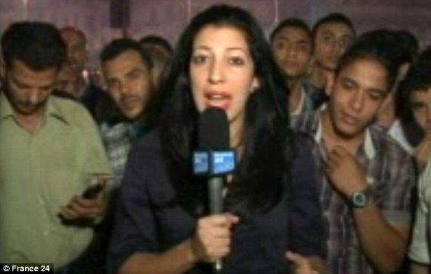 Kadın muhabire canlı yayında taciz!