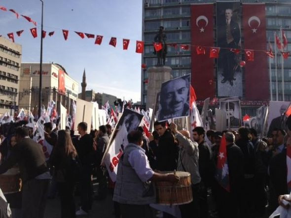 1. Meclisin önünden ilk kareler...