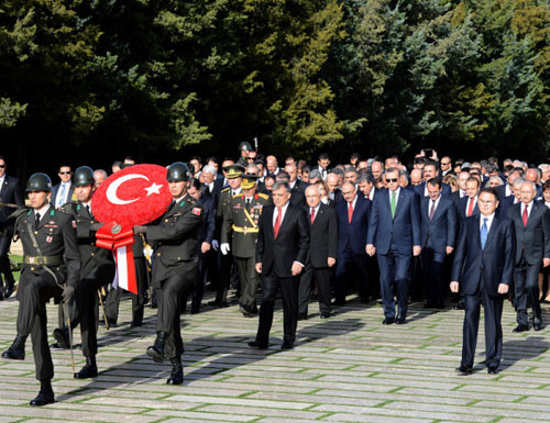 Devlet erkanı Anıtkabirde!