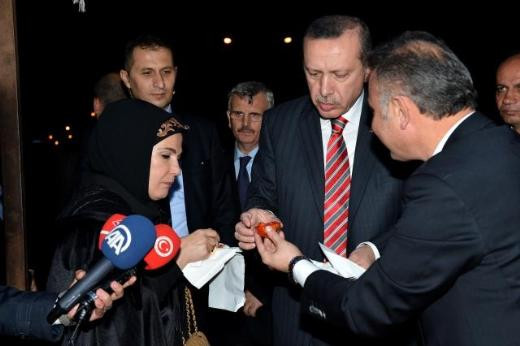 Başbakandan Kızılcahamama giderken kavun molası