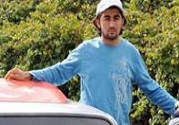 Türk bayrağını çıkart dayağı