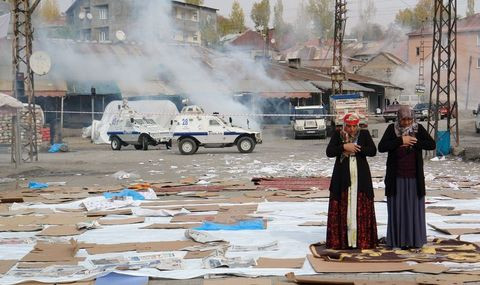 Yüksekova karıştı
