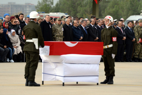 Şehitler için tören