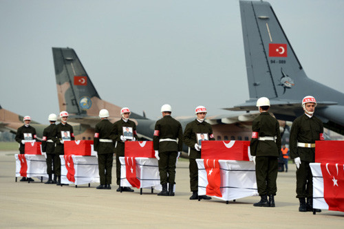Şehitler için tören