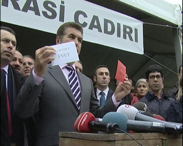 Referandum başlamadan bitti