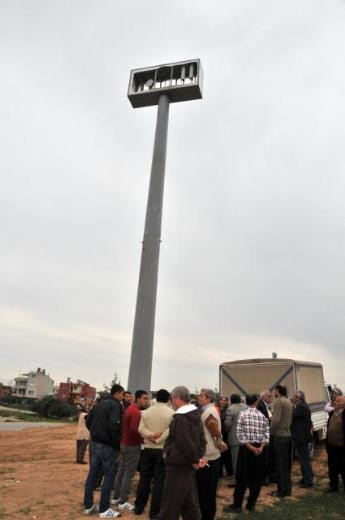 Reklam tabelası baz istasyonu çıktı