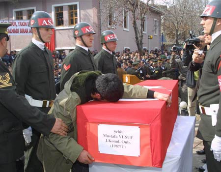 Güneşin şehitleri gözyaşlarıyla uğurlandı...
