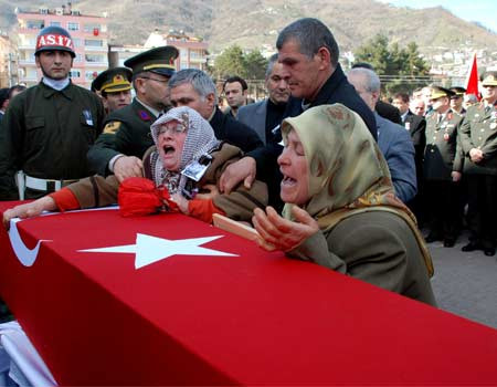 Güneşin şehitleri gözyaşlarıyla uğurlandı...