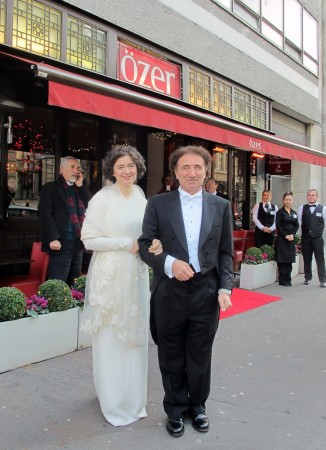 Hüseyin - Kübra Özer nikah tazeleme töreni