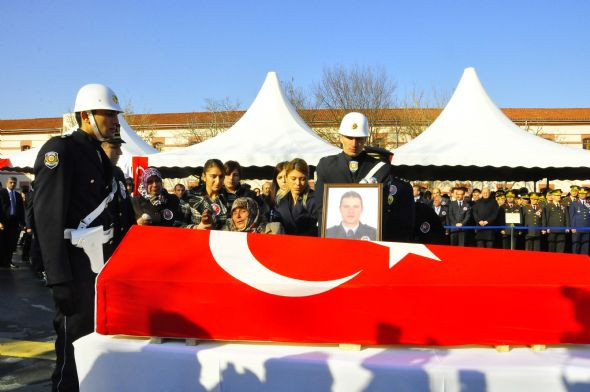 Şehit polis son yolculuğuna uğurlandı