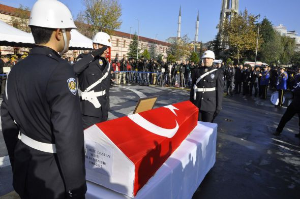 Şehit polis son yolculuğuna uğurlandı