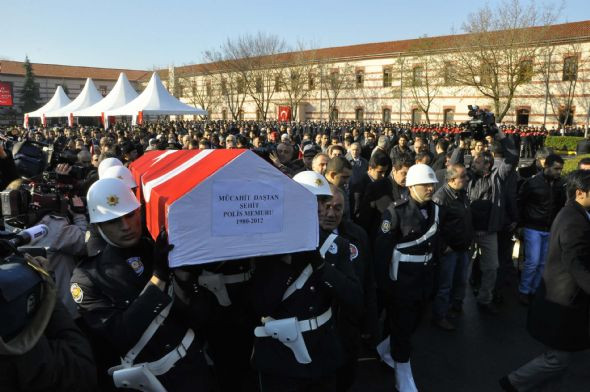 Şehit polis son yolculuğuna uğurlandı