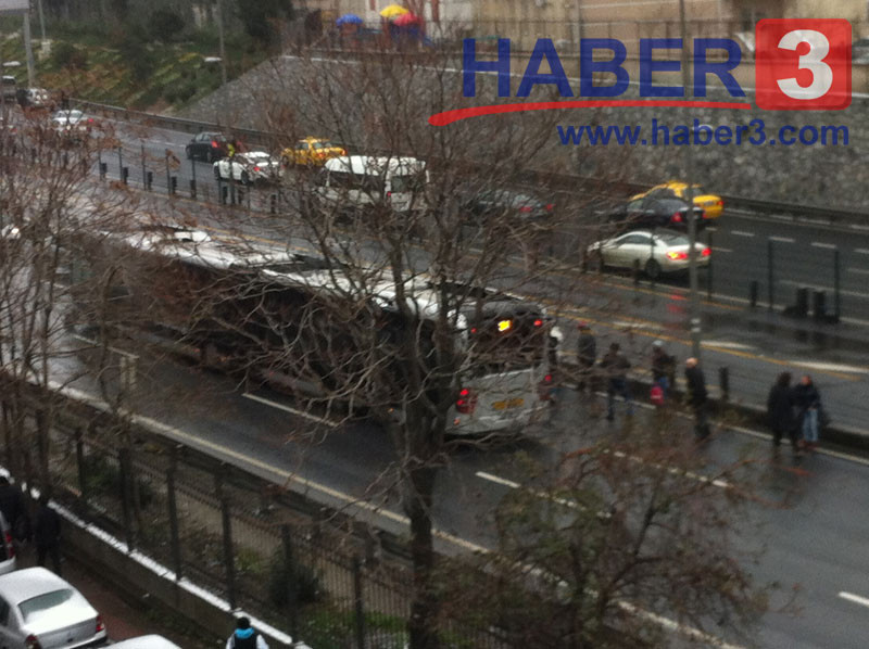 İSTANBULDA METROBÜS DEHŞETİ !