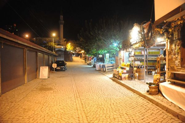 Kıyameti oynayarak geçirdiler