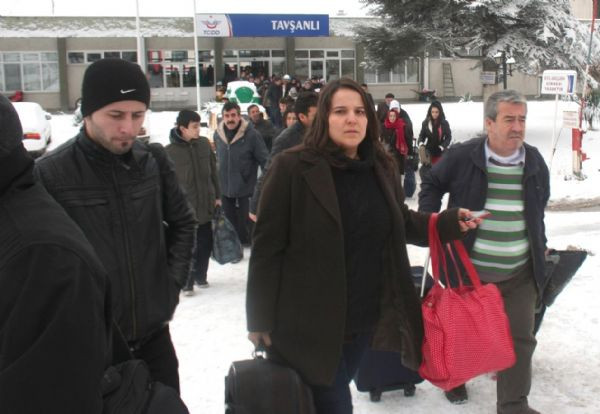 Karesi Ekspresinin 3 vagonu raydan çıktı