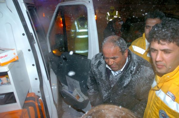İki yolcu otobüsü devrildi