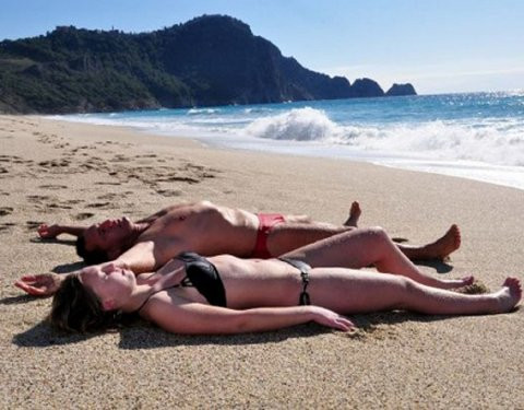 Antalya plajları turistlere kaldı