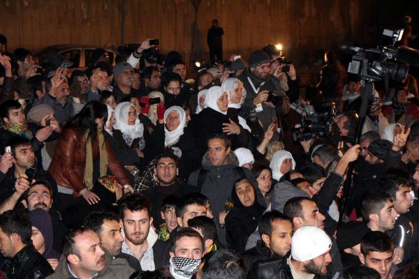 3 PKKlı kadının cenazesi Diyarbakırda