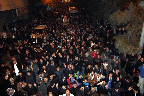 3 PKKlı kadının cenazesi Diyarbakırda
