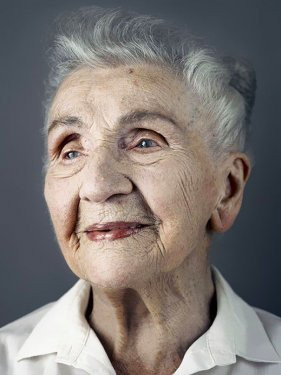 Alman fotoğrafçı 100 yaşını aşanları fotoğrafladı