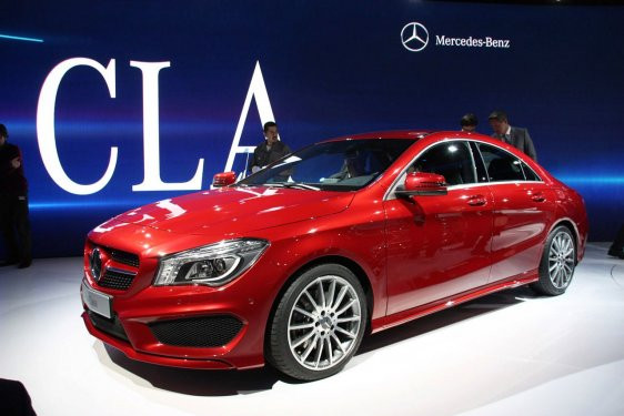 Coupe görünümlü 4 kapılı Mercedes CLA tanıtıldı