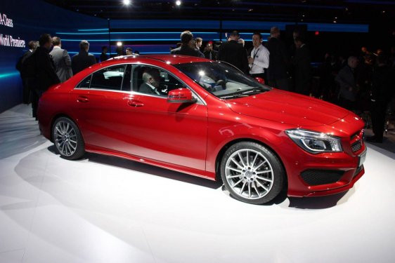 Coupe görünümlü 4 kapılı Mercedes CLA tanıtıldı
