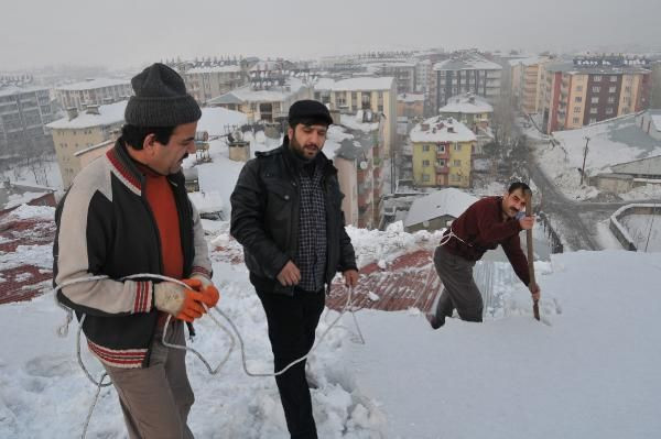 İşsiz gençlerin ölümle dansı!
