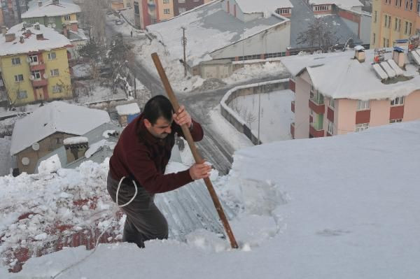 İşsiz gençlerin ölümle dansı!