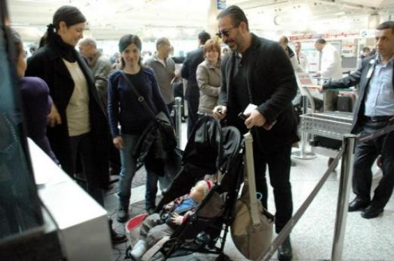 Cem Yılmaz oğlu Kemalle görüntülendi