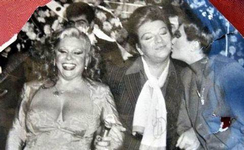 Paşa ve Diva dudak dudağa