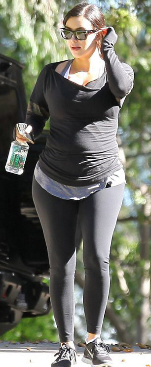 Kim Kardashian hamilelik pozları