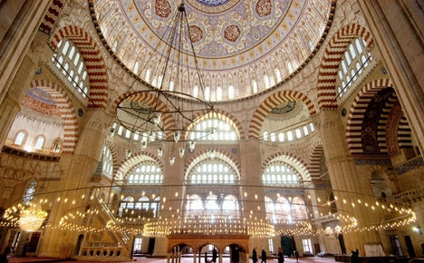 Türkiyede kaç cami var ?
