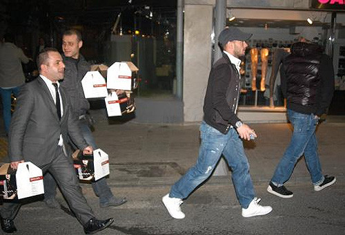 Ne yaptın sen Sneijder!