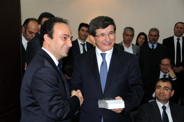 Davutoğlundan iddialara sert tepki