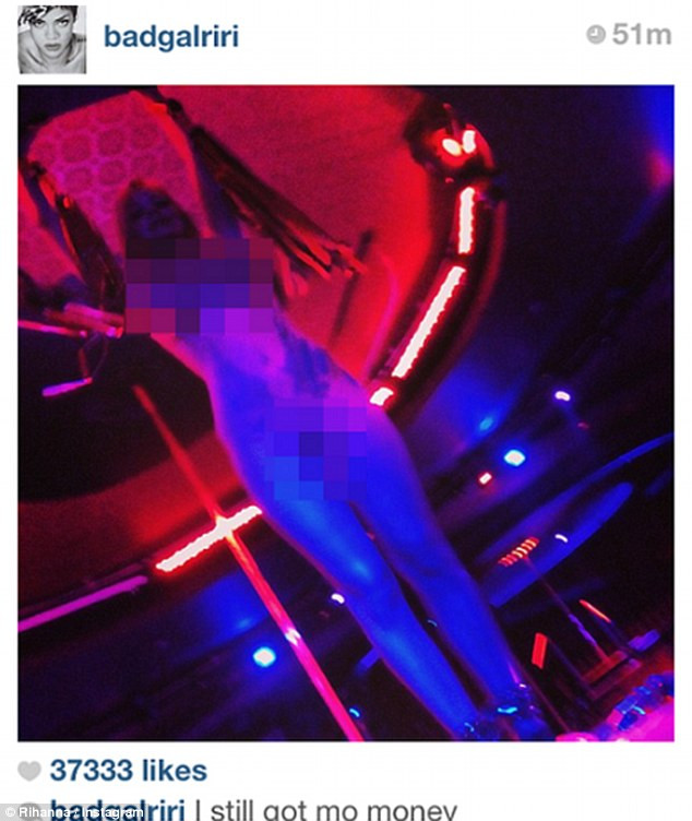 Rihannanın şok fotoğrafları!