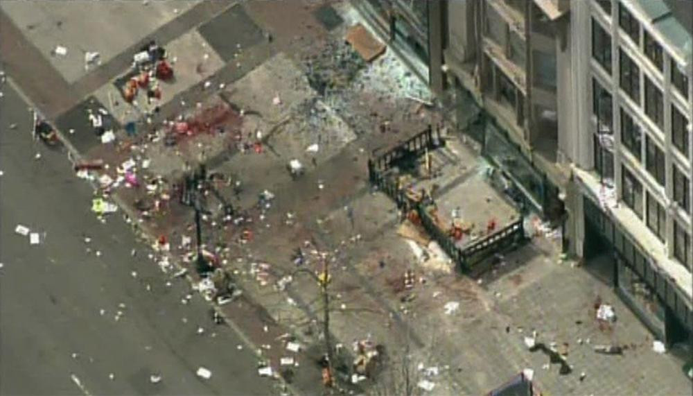 Boston Maratonu kana bulandı