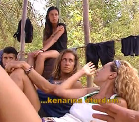 Survivordan elenince yarışmacıları topa tuttu!