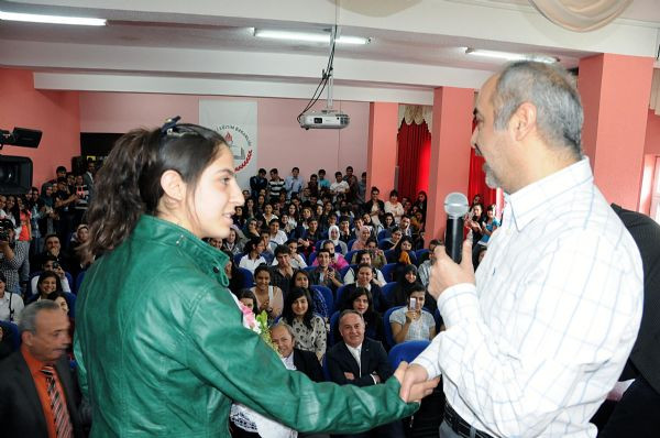 Barış akıl değil, gönül işidir