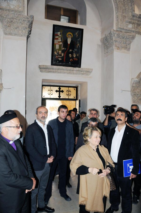 Barış akıl değil, gönül işidir