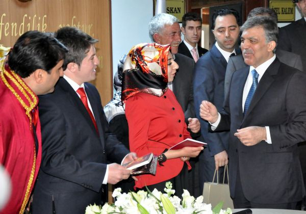 Sıkıntıları kardeşlik ruhuyla aşacağız