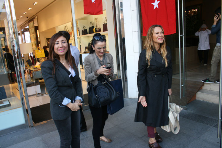 Hülya Avşardan Bakana isyan
