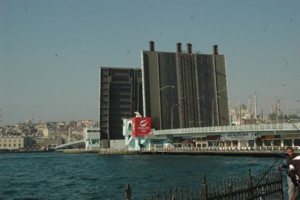 Unkapanı ve Galata Köprüleri kaldırıldı