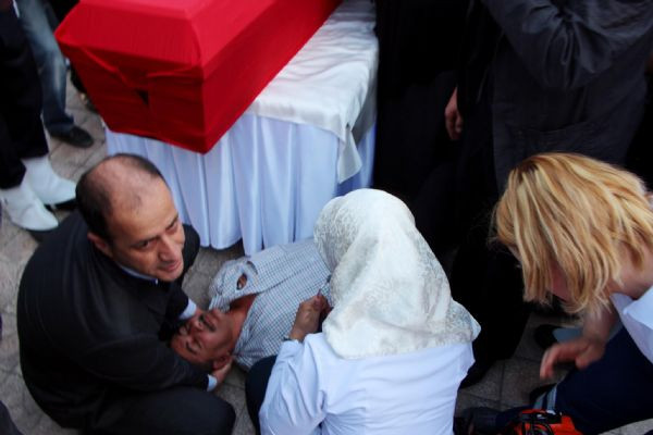 Şehit polise son veda